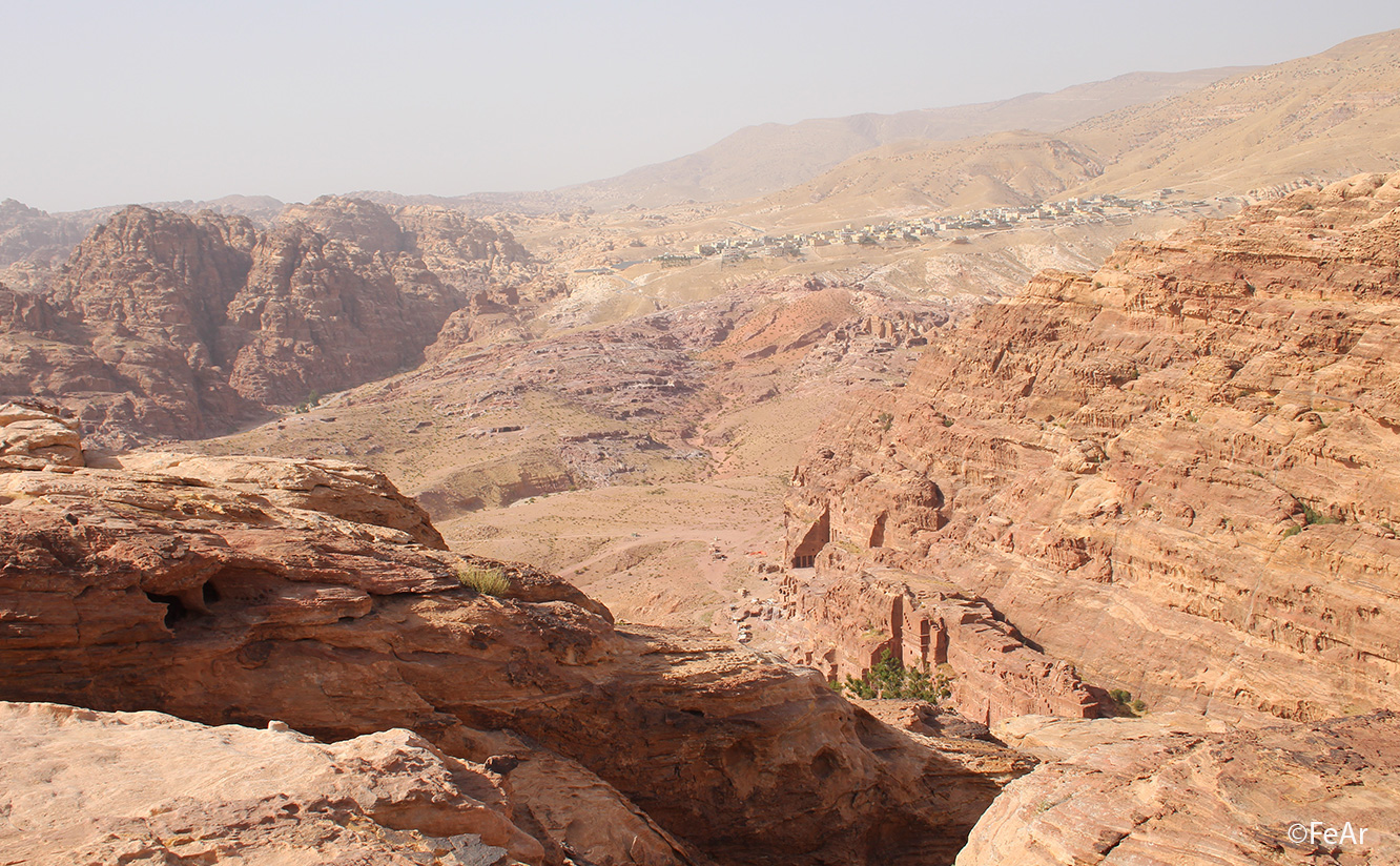 Dein Ausflug nach Petra: Das Gelände von oben