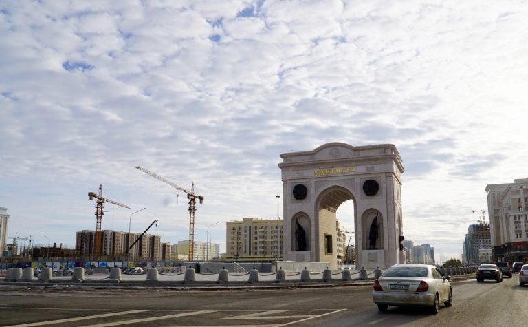 Ein kurzer Einblick in die Stadt Nur Sultan (Astana) Auf nach